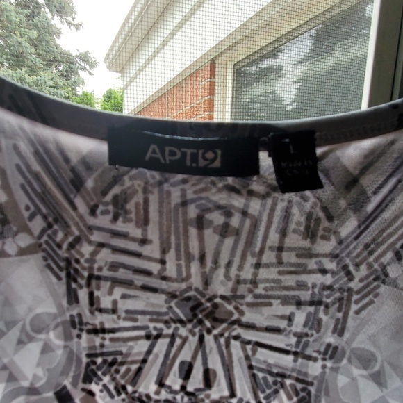 Womans blouse - Picture 2 of 7